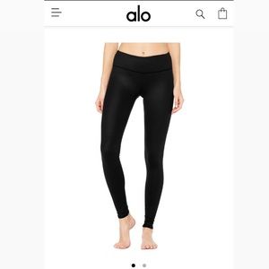 alo yoga airbrush leggings.